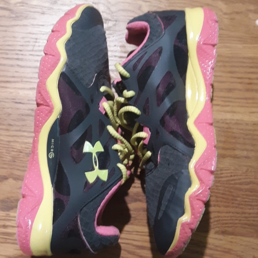 Running shoes